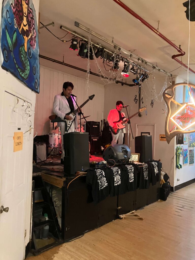 Band playing at NYC art gallery.